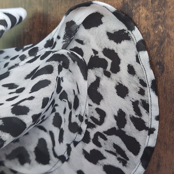 Calvin Klein Women's Ivory Ombré Animal Print V-Neck Long Sleeve Blouse NWT 2X - Picture 7 of 10